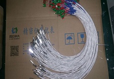 物体表面的贴片式温度传感器