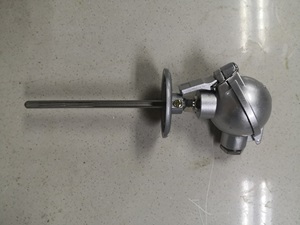 昆仑中大品牌防水盒活定法兰式温度传感器