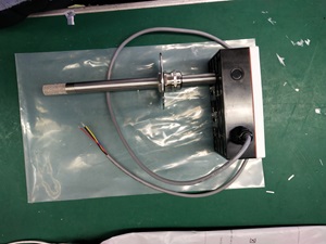 昆仑中大品牌实验设备螺纹法兰安装式温湿度变送器