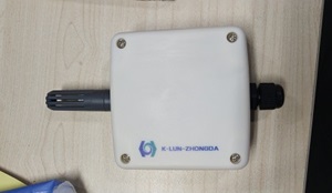 昆仑中大品牌洁净室壁IP65级挂式温湿度传感器
